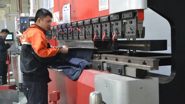 Why choose our sheet metal prototyping service? Why choose our sheet metal prototyping service?